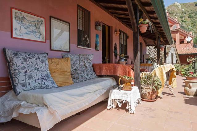 Carly & Dane Vacation House ตาออร์มินา ภายนอก รูปภาพ
